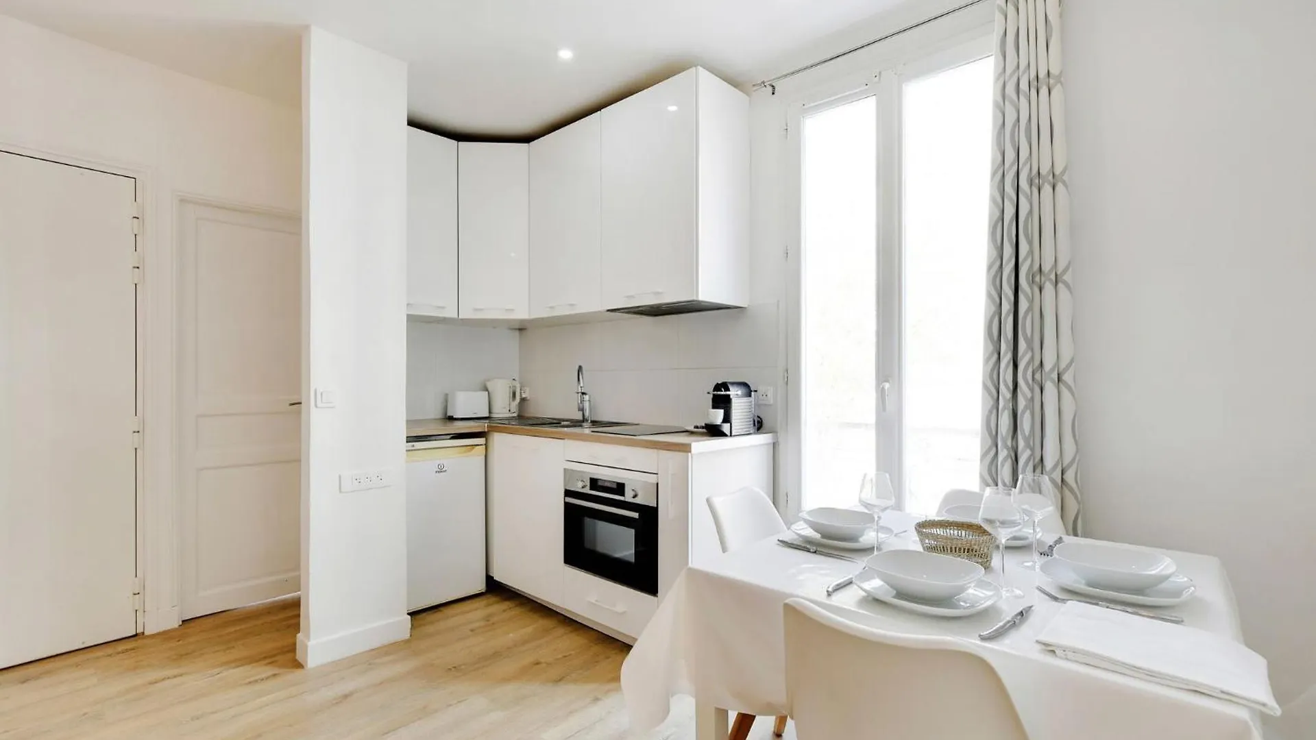 Newly Restored Appartment - Montmartre Paris